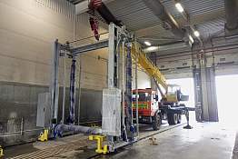 Как происходит монтаж грузовой портальной мойки КУБ